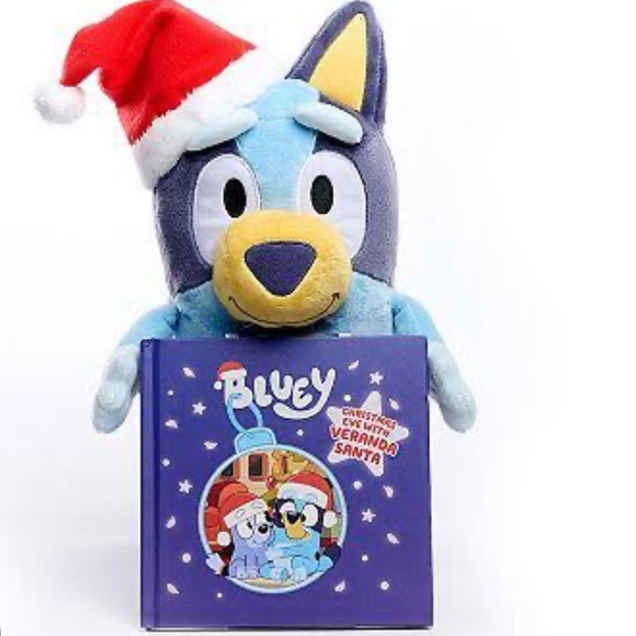 BNWT festive Bluey Plush with Santa hat and Christmas hardcover book bundle! - Picture 1 of 5